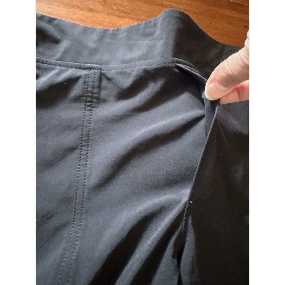 Athleta Chelsea Cargo Pant Size 4 Black Lightweight Minimalist Travel Utility - Picture 3 of 10